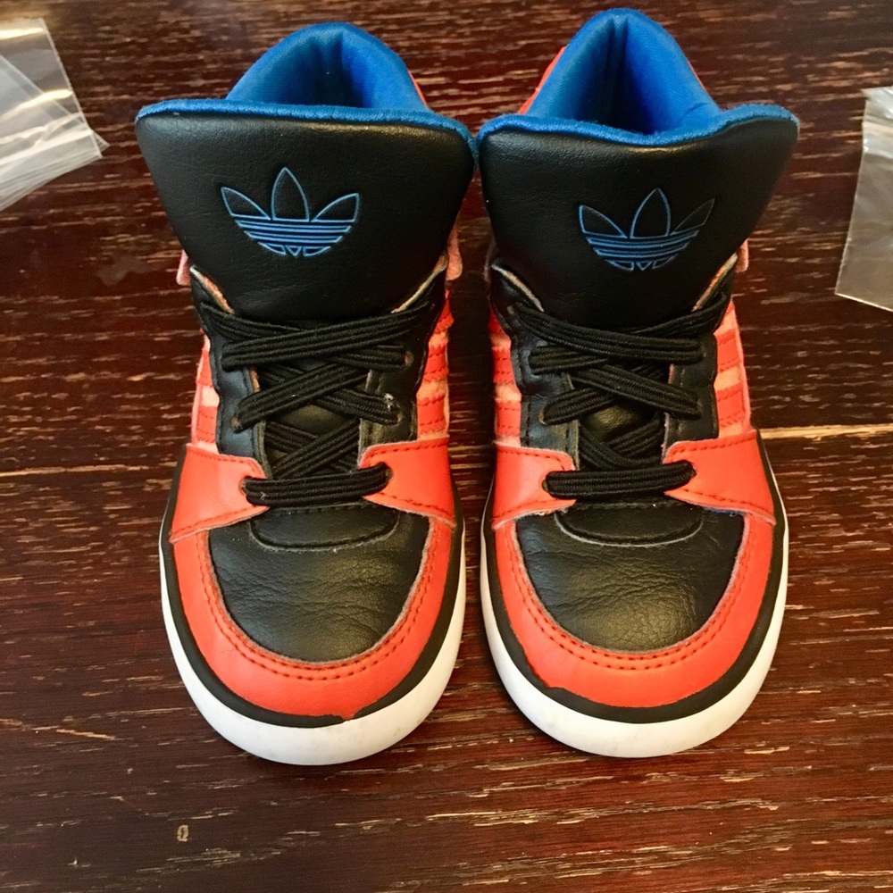Adidas baby size 7us